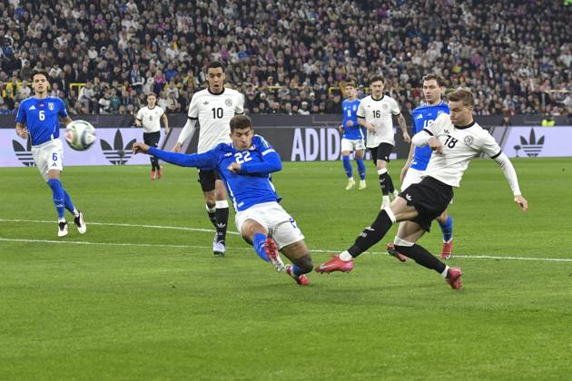 Strafraumszene Torchance von Maximilian Mittelstädt Mittelstaedt (Deutschland 18), Giovanni Di Lorenzo (Italien 22) kommt zu spät 23.03.2025 Fussball UEFA Nations League Deutschland vs Italien, Signal Iduna Park, Dortmund,