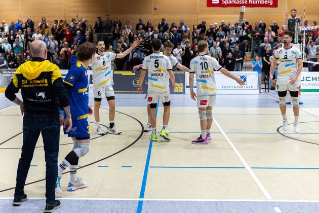 Team, Mannschaft, jubelt, Jubel, positive Emotionen, positive Emotion, Spielende, SV Schwaig Volleyball - Dentalservice Gust VC Dresden, Volleyball, 2. Bundesliga Sued, , 29.03.2025 SV Schwaig Volleyball - Dentalservice Gust VC Dresden, Volleyball, 2. Bundesliga Sued, , 29.03.2025 Schwaig Copyright: xEibner-Pressefoto G.xSantemizx EP_GSZ