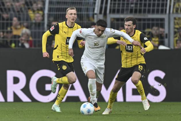 v. li. im Kampf um den Ball Maximilian Beier (Dortmund 14) Nadiem Amiri (Mainz 18) Pascal Groß ((Dortmund 13) 30.03.2025 Fussball Borussia Dortmund vs 1. FSV Mainz 05, Signal Iduna Park, Dortmund, DFB DFL REGULATIONS PROHIBIT ANY USE OF PHOTOGRAPHS AS IMAGE SEQUENCES AND OR QUASI-VIDEO
