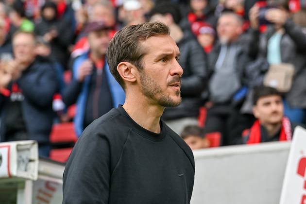 Julian Schuster (SC Freiburg, Trainer) mit neutraler Emotion Mimik GER, SC Freiburg - 1. FC Union Berlin, Fussball, Bundesliga, 27. Spieltag, Saison 2024 2025, 30.03.2025 DFL DFB REGULATIONS PROHIBIT ANY USE OF PHOTOGRAPHS AS IMAGE SEQUENCES AND OR QUASI-VIDEO GER, SC Freiburg - 1. FC Union Berlin, Fussball, Bundesliga, 27. Spieltag, Saison 2024 2025, 30.03.2025 Freiburg Copyright: xEibner-Pressefoto ThomasxHessx EP_THS