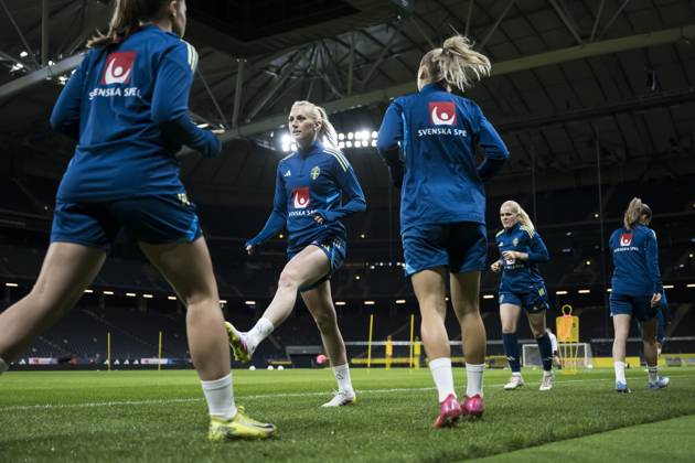 250403 Stina Blackstenius of the Swedish women s national football team at a training session ahead of the Women s Nations League on April 3, 2025 in Stockholm. Photo: Maxim ThorÃ BILDBYRAN kod MT MT0791 fotboll football soccer fotball nations league uefa womens nations league träning practice training sverige sweden dam bbeng Copyright: MAXIMxTHORE BB250403MT009