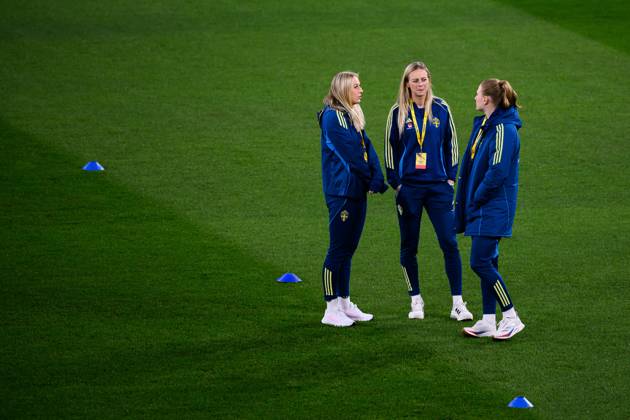 250404 Stina Blackstenius and Amanda Ilestedt of Sweden ahead of the UEFA Women s Nations League football match between Sweden and Italy on April 4, 2025 in Stockholm. Photo: Simon Hastegard BILDBYRAN kod SH EW0513 fotboll football soccer fotball nations league uefa womens nations league sverige sweden italien italy dam bbeng Copyright: SIMONxHASTEGARD BB250404SH007