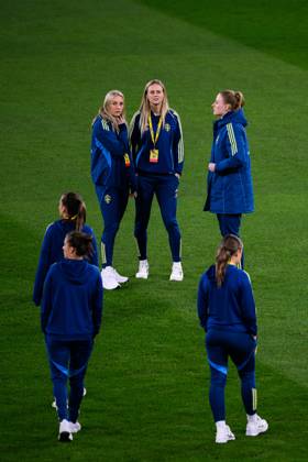 250404 Stina Blackstenius and Amanda Ilestedt of Sweden ahead of the UEFA Women s Nations League football match between Sweden and Italy on April 4, 2025 in Stockholm. Photo: Simon Hastegard BILDBYRAN kod SH EW0513 fotboll football soccer fotball nations league uefa womens nations league sverige sweden italien italy dam bbeng Copyright: SIMONxHASTEGARD BB250404SH008