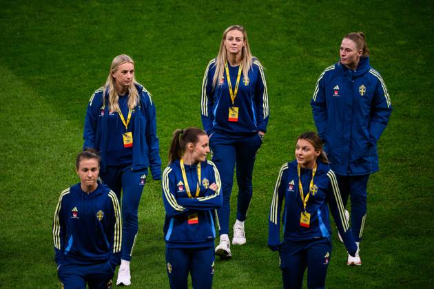 250404 Stina Blackstenius and Amanda Ilestedt of Sweden ahead of the UEFA Women s Nations League football match between Sweden and Italy on April 4, 2025 in Stockholm. Photo: Simon Hastegard BILDBYRAN kod SH EW0513 fotboll football soccer fotball nations league uefa womens nations league sverige sweden italien italy dam bbeng Copyright: SIMONxHASTEGARD BB250404SH009