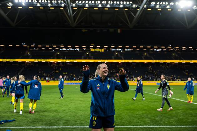 250404 Stina Blackstenius of Sweden celebrates after the UEFA Women s Nations League football match between Sweden and Italy on April 4, 2025 in Stockholm. Photo: Maxim Thore BILDBYRAN kod MT EW0513 fotboll football soccer fotball nations league uefa womens nations league sverige sweden italien italy dam bbeng bbauto jubel Copyright: MAXIMxTHORE BB250404MT104