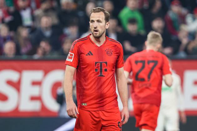 Harry Kane (FC Bayern Muenchen, 09) GER, FC Augsburg vs FC Bayern Muenchen, 1.Bundesliga Fussball, 28.Spieltag, 04.04.2025, Saison 2024 2025 DFB DFL REGULATIONS PROHIBIT ANY USE OF PHOTOGRAPHS AS IMAGE SEQUENCES AND OR QUASI-VIDEO GER, FC Augsburg vs FC Bayern Muenchen, 1.Bundesliga Fussball, 28.Spieltag, 04.04.2025, Saison 2024 2025 Augsburg Copyright: xEibner-Pressefoto RogerxBuerkex EP_RBE