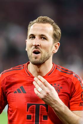 Harry Kane (FC Bayern Muenchen, 09) GER, FC Augsburg vs FC Bayern Muenchen, 1.Bundesliga Fussball, 28.Spieltag, 04.04.2025, Saison 2024 2025 DFB DFL REGULATIONS PROHIBIT ANY USE OF PHOTOGRAPHS AS IMAGE SEQUENCES AND OR QUASI-VIDEO GER, FC Augsburg vs FC Bayern Muenchen, 1.Bundesliga Fussball, 28.Spieltag, 04.04.2025, Saison 2024 2025 Augsburg Copyright: xEibner-Pressefoto RogerxBuerkex EP_RBE