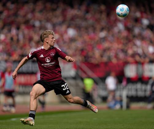 Tim Janisch (1.FC Nuernberg, 32) GER, 1.FC Nuernberg vs Hamburger SV, 2. Bundesliga, 28. Spieltag, Saison 2024 2025, 05.04.2025 DFL REGULATIONS PROHIBIT ANY USE OF PHOTOGRAPHS AS IMAGE SEQUENCES AND OR QUASI-VIDEO GER, 1.FC Nuernberg vs Hamburger SV, 2. Bundesliga, 28. Spieltag, Saison 2024 2025, 05.04.2025 Nuernberg Copyright: xEibner-Pressefoto ScottxColemanx EP_SCN