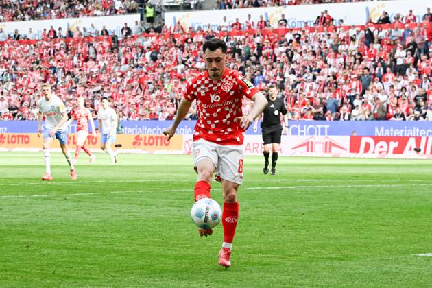 05.04.2025, xsltx, Fussball 1.Bundesliga, FSV Mainz 05 - Holstein Kiel v.l. Paul Nebel (1. FSV Mainz 05) (DFL DFB REGULATIONS PROHIBIT ANY USE OF PHOTOGRAPHS as IMAGE SEQUENCES and or QUASI-VIDEO)