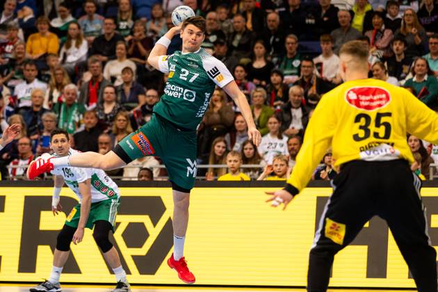 Oskar SUNNEFELDT (FRISCH AUF! Goeppingen, 27) erzielt ein Tor, Aktion, Torwurf TSV Hannover-Burgdorf (HAN) vs. FRISCH AUF! Goeppingen (FAG), Handball, Maenner, Daikin Handball Bundesliga (HBL), 25. Spieltag, Spielzeit 2024 2025, 06.04.2025 TSV Hannover-Burgdorf (HAN) vs. FRISCH AUF! Goeppingen (FAG), Handball, Maenner, Daikin Handball Bundesliga (HBL), 25. Spieltag, Spielzeit 2024 2025, 06.04.2025 Hannover Copyright: xEibnerxPressefoto OliverxSchmidtx EP_OST