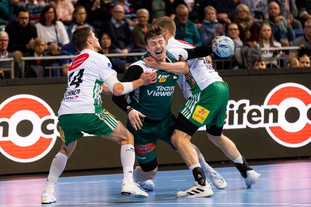 Erik PERSSON (FRISCH AUF! Goeppingen, 22) erzielt ein Tor, Aktion, Torwurf TSV Hannover-Burgdorf (HAN) vs. FRISCH AUF! Goeppingen (FAG), Handball, Maenner, Daikin Handball Bundesliga (HBL), 25. Spieltag, Spielzeit 2024 2025, 06.04.2025 TSV Hannover-Burgdorf (HAN) vs. FRISCH AUF! Goeppingen (FAG), Handball, Maenner, Daikin Handball Bundesliga (HBL), 25. Spieltag, Spielzeit 2024 2025, 06.04.2025 Hannover Copyright: xEibnerxPressefoto OliverxSchmidtx EP_OST