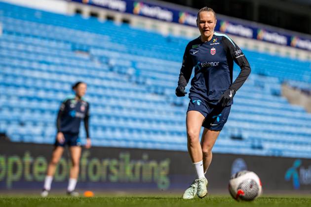 250407 Frida Maanum of the Norwegian women s national football team during a training session on April 7, 2025 in Oslo. Photo: Vegard Grott BILDBYRAN kod VG VG0746 bbeng fotboll football soccer fotball norge norway women dam nations league träning practice training trening Copyright: VEGARDxGRoTT BB250407VG012