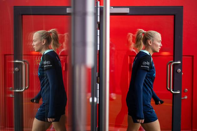 250407 Guro Bergsvand of the Norwegian women s national football team ahead of a training session on April 7, 2025 in Oslo. Photo: Vegard Grott BILDBYRAN kod VG VG0746 bbeng fotboll football soccer fotball norge norway women dam nations league träning practice training trening Copyright: VEGARDxGRoTT BB250407VG029