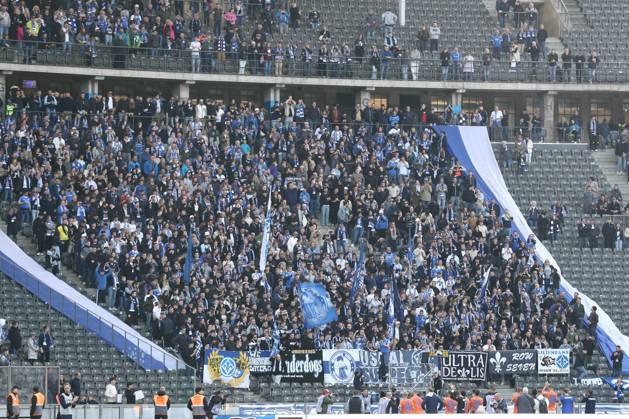 12.04.2025, xtgx, Fussball - 2.Bundesliga, Hertha BSC Berlin - SV Darmstadt 98 emspor, v.l. Darmstadt Spieler bei ihren Fans (DFL DFB REGULATIONS PROHIBIT ANY USE OF PHOTOGRAPHS as IMAGE SEQUENCES and or QUASI-VIDEO) Berlin