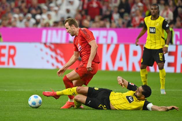 Harry KANE (Bayern Muenchen), Aktion,Zweikampf gegen Emre CAN (Borussia Dortmund). Fussball 1. Bundesliga Saison 2024 2025, 29.Spieltag, Spieltag29 FC Bayern Muenchen - Borussia Dortmund 2-2 am 12.04.2025 , A L L I A N Z A R E N A.