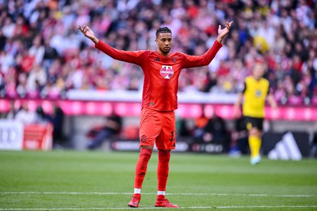 Michael Olise (FC Bayern Muenchen) gestikuliert, gestik waehrend des Spiels der 1. Bundesliga zwischen FC Bayern München und Borussia Dortmund, Allianz Arena am 12. April 2025 in München, Deutschland. (Foto von Harry Langer DeFodi Images) +++ Michael Olise (FC Bayern Muenchen) gestures during the Bundesliga match between FC Bayern München and Borussia Dortmund at Allianz Arena on April 12, 2025 in Munich, Germany. (Photo by Harry Langer DeFodi Images) DFL regulations prohibit any use of photographs as image sequences and or quasi-video. (Photo by Harry Langer DeFodi Images) DFL regulations prohibit any use of photographs as image sequences and or quasi-video.