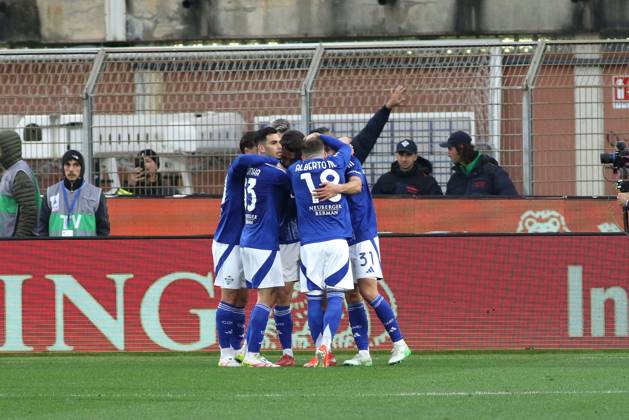 Foto IPP Albano Angilletta Como 13 04 2025 Calcio Campionato di serie A 2024 2025 Como - Torino nella foto: esultanza Como al gol di Anastasios Douvikas Italy Photo Press World Copyright italy ITALY Copyright: xR4924_italyphotopressx