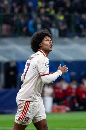 Serge Gnabry (FC Bayern Muenchen, 07) aergert sich ueber eine vergebene Torchance, ITA, Inter Mailand vs FC Bayern Muenchen, Fussball, UEFA Champions League, Viertelfinale Rueckspiel, Saison 2024 2025, 16.04.2025 ITA, Inter Mailand vs FC Bayern Muenchen, Fussball, UEFA Champions League, Viertelfinale Rueckspiel, Saison 2024 2025, 16.04.2025 Milano Copyright: xEibner-Pressefoto Memmlerx EP_MMR