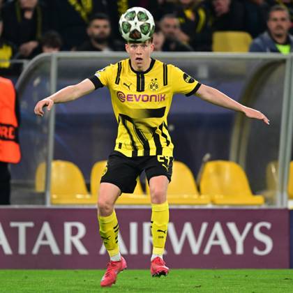 DORTMUND - Daniel Svensson of Borussia Dortmund during the quarterfinal Champions League match between Borussia Dortmund and FC Barcelona, Barca at Signal Iduna Park stadium on April 15, 2025 in Dortmund, Germany. ANP Hollandse Hoogte Borussia Dortmund v FC Barcelona 2024 25 xVIxANPxSportx xGerritxvanxKeulenxIVx 524787447 originalFilename: 524787447