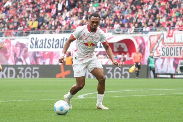 19.04.2025, xgox, Fussball 1. Bundesliga, RB Leipzig - Holstein Kiel emspor, v.l. Lois Openda (Leipzig, 11) Freisteller, Einzelbild, Ganzkoerper, single frame (DFL DFB REGULATIONS PROHIBIT ANY USE OF PHOTOGRAPHS as IMAGE SEQUENCES and or QUASI-VIDEO) Leipzig
