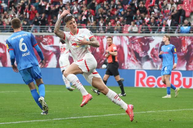 19.04.2025, xgox, Fussball 1.Bundesliga, RB Leipzig - Holstein Kiel emspor, v.l. Benjamin Sesko (Leipzig, 30) Jubel, Torjubel, jubelt ueber das Tor, celebrate the goal, celebration (DFL DFB REGULATIONS PROHIBIT ANY USE OF PHOTOGRAPHS as IMAGE SEQUENCES and or QUASI-VIDEO) Leipzig