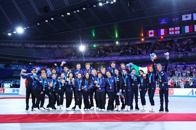 Japan team group, Mannschaftsbild, Totale United States team group (USA), Italy team group (ITA), APRIL 19, 2025 - Figure skating, Eiskunstlauf : ISU World Team Trophy in Figure Skating 2025 Award ceremony at Tokyo Metropolitan Gymnasium in Tokyo, Japan. (288094350)