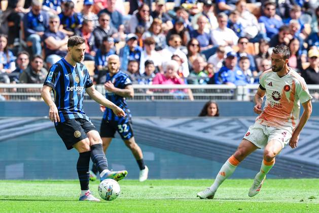 Carlos Augusto of FC Internazionale seen in action during Serie A 2024 25 football match between FC Internazionale and AS Roma at San Siro Stadium Milan Italy on 27 April 2025. Milan Stadio Giuseppe Meazza Milan Italy Copyright: xEPhotopressx SP24-1184-037