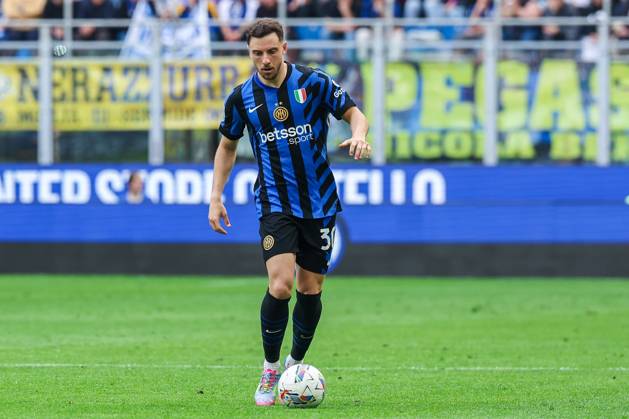 Carlos Augusto of FC Internazionale seen in action during Serie A 2024 25 football match between FC Internazionale and AS Roma at San Siro Stadium Milan Italy on 27 April 2025. Milan Stadio Giuseppe Meazza Milan Italy Copyright: xEPhotopressx SP24-1184-087