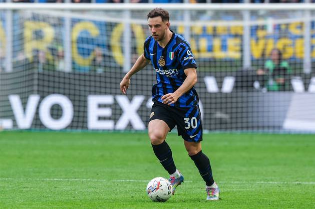 Carlos Augusto of FC Internazionale seen in action during Serie A 2024 25 football match between FC Internazionale and AS Roma at San Siro Stadium Milan Italy on 27 April 2025. Milan Stadio Giuseppe Meazza Milan Italy Copyright: xEPhotopressx SP24-1184-096