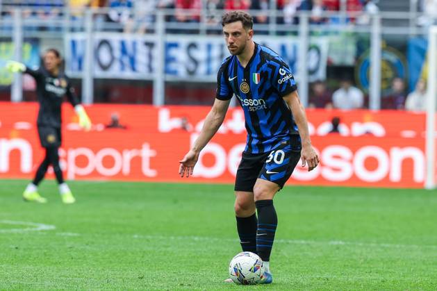 Carlos Augusto of FC Internazionale seen in action during Serie A 2024 25 football match between FC Internazionale and AS Roma at San Siro Stadium Milan Italy on 27 April 2025. Milan Stadio Giuseppe Meazza Milan Italy Copyright: xEPhotopressx SP24-1184-124