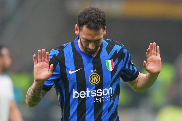 Inter Milan s Hakan Calhanoglu celebrates after scoring 2-0 during the Italy Cup Frecciarossa soccer match between Inter and Lazio at San Siro Stadium in Milan , North Italy - Tuesday , February 25 , 2025 . - Soccer . Copyright: xSpada LaPressex