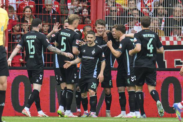 im Bild v.l.: Tor, Treffer, Jubel, Torjubel, Freude, Begeisterung, feiert, nach 2:0, GER, Berlin, 1. FC Union Berlin vs SV Werder Bremen, 1. Bundesliga, Fussball, DFB, Spielzeit 2024 2025, Alte Foersterei, . Spieltag, DFB DFL REGULATIONS PROHIBIT ANY USE OF PHOTOGRAPHS AS IMAGE SEQUENCES AND OR QUASI-VIDEO, 03.05.2025 Copyright: HMBxMedia UwexKoch