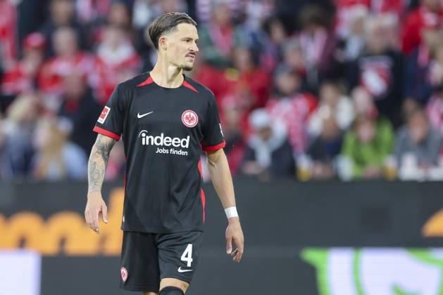 Robin Koch (Eintracht Frankfurt) schaut enttaeuscht, Bundesliga, 1. FSV Mainz 05 v Eintracht Frankfurt, Mewa Arena am 04. May 2025 in Mainz, Deutschland. (Foto von Marco Steinbrenner DeFodi Images) Robin Koch (Eintracht Frankfurt) looks dejected, Bundesliga, 1. FSV Mainz 05 v Eintracht Frankfurt, Mewa Arena, May 4, 2025 in Mainz, Germany. (Photo by Marco Steinbrenner DeFodi Images) DFL regulations prohibit any use of photographs as image sequences and or quasi-video.