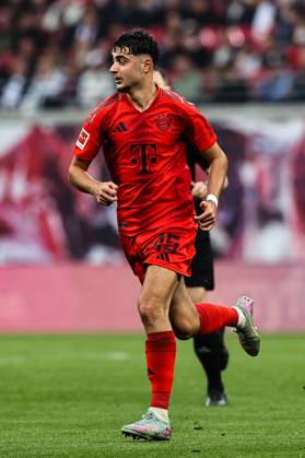 Aleksandar Pavlovic (FC Bayern München,45) - 1. Fussball Bundesliga Saison 2024-2025 Punktspiel RB Leipzig vs. FC Bayern München in der Red Bull Arena in Leipzig - Aktion,Fussball,Deutschland,Mann,Männer,03.05.2025