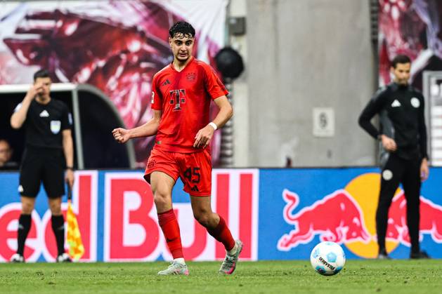 Aleksandar Pavlovic (FC Bayern München,45) - 1. Fussball Bundesliga Saison 2024-2025 Punktspiel RB Leipzig vs. FC Bayern München in der Red Bull Arena in Leipzig - Aktion,Fussball,Deutschland,Mann,Männer,03.05.2025