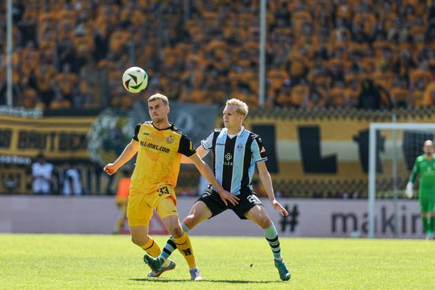 Christoph Daferner (SG Dynamo Dresden, 33) und Janne Sietan (SV Waldhof Mannheim, 22) beim SV Waldhof Mannheim - SG Dynamo Dresden am 10.05.25 in Carl Benz Stadion, Mannheim xamx Foto: Alfio Marino