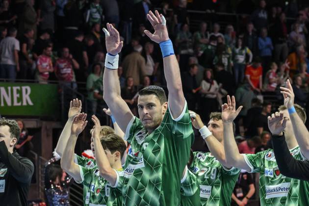 im Bild v.l.: Mijajlo Marsenic (Fuechse Berlin, 93), Sieg, Jubel, Torjubel, Freude, Begeisterung, feiert, GER, Berlin, Handball, Fuechse Berlin vs ThSV Eisenach, DAIKIN Handball-Bundesliga, in der Max Schmeling Halle, 15.05.2025, Copyright: HMBxMedia UwexKoch