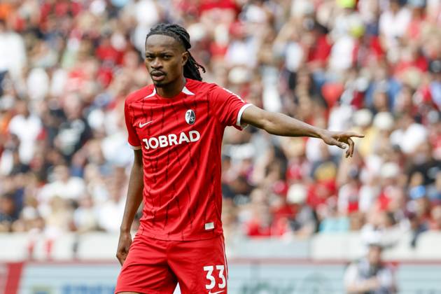 Jordy Makengo (SC Freiburg, 33) , Deutschland, Fussball, 1. Bundesliga, 34.Spieltag, 2024 2025, SC Freiburg vs. Eintracht Frankfurt, 17.05.2025, Europa-Park Stadion, Freiburg im Breisgau, Deutschland DFL REGULATIONS PROHIBIT ANY USE OF PHOTOGRAPHS AS IMAGE SEQUENCES AND OR QUASI-VIDEO. Freiburg im Breisgau Europa-Park Stadion Baden-Württemberg Deutschland Copyright: xGrantxHubbsx