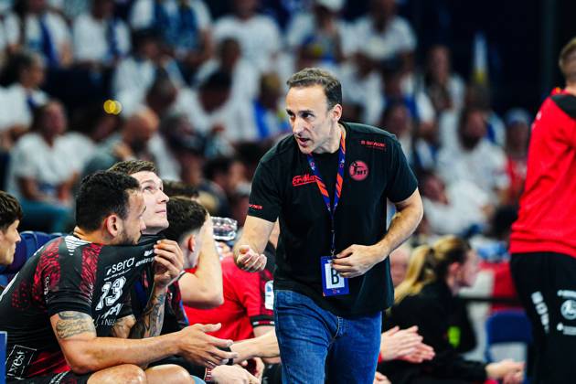 Roberto Garcia Parrondo (MT Melsungen, Trainer) GER, MT Melsungen vs. SG Flensburg-Handewitt, Handball, EHF European League, Halbfinale 1, Saison 2024 2025, 24.05.2025 GER, MT Melsungen vs. SG Flensburg-Handewitt, Handball, EHF European League, Halbfinale 1, Saison 2024 2025, 24.05.2025 Hamburg Copyright: xEibnerxPressefoto MarcelxvonxFehrnx EP_MFN