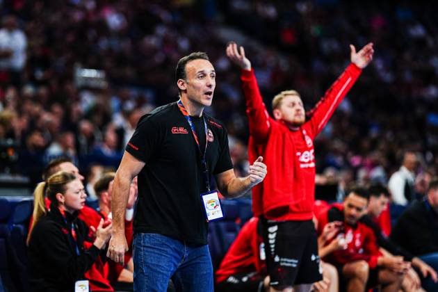Roberto Garcia Parrondo (MT Melsungen, Trainer) GER, MT Melsungen vs. SG Flensburg-Handewitt, Handball, EHF European League, Halbfinale 1, Saison 2024 2025, 24.05.2025 GER, MT Melsungen vs. SG Flensburg-Handewitt, Handball, EHF European League, Halbfinale 1, Saison 2024 2025, 24.05.2025 Hamburg Copyright: xEibnerxPressefoto MarcelxvonxFehrnx EP_MFN
