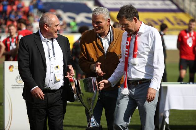 240525 Halle Saale Sachsen Anhalt Leuna Chemie Stadion Fußball Hallescher FC Halle HFC Regionalliga Nordost 4. Liga Männer Saison 2024 2025 Landespokal FSA Finale Pokalfinale 2025 Hallescher FC - 1. FC Lok Stendal 1:0 FSA Vize , Holger Stahlknecht Oberbürgermeister Stadt Halle Saale Dr. Alexander Vogt