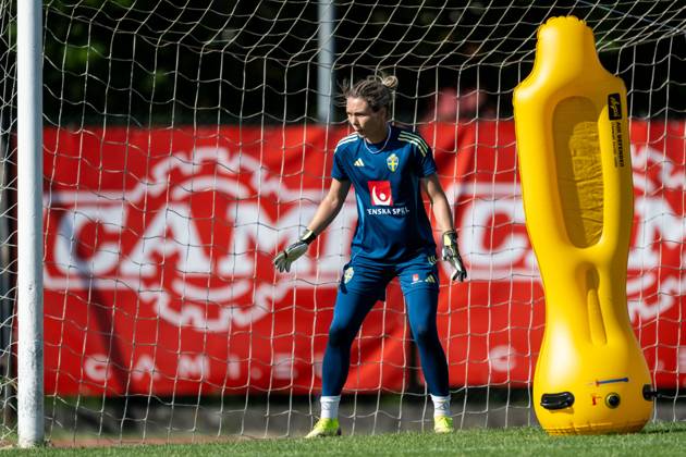250526 Goalkeeper Jennifer Falk of the Swedish women™s national football team during a training session on May 26, 2025 in Fidenza. Photo: Ludvig Thunman BILDBYRAN kod LT LT0701 fotboll football soccer fotball träning practice training sverige sweden dam bbeng Copyright: LUDVIGxTHUNMAN BB250526LT012