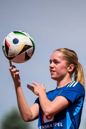 Sport Bilder des Tages 250528 Hanna Lundkvist of the Swedish women™s national football team during a training session on May 28, 2025 in Fidenza. Photo: Ludvig Thunman BILDBYRAN kod LT LT0703 fotboll football soccer fotball träning practice training sverige sweden dam bbeng Copyright: LUDVIGxTHUNMAN BB250528LT007