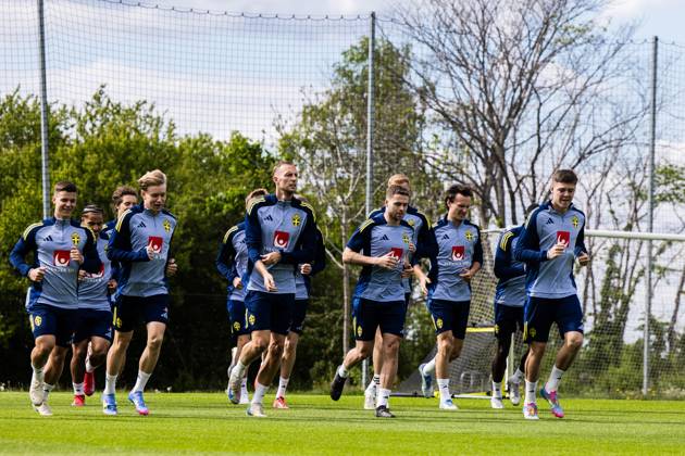250528 Players of the Swedish men s national football team during a training session on May 28, 2025 in Stockholm. Photo: Kenta Jönsson BILDBYRAN COP 210 KJ0245 fotboll football soccer fotball landskamp träning practice training sverige sweden sverige a bbeng Copyright: KENTAxJÖNSSON BB250528KJ027