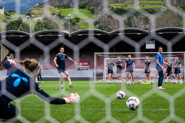 250602 Ingrid Syrstad Engen of the Norwegian women s national football team during a training session on June 2, 2025 in Sion. Photo: Marius Simensen BILDBYRAN COP 238 bbeng dam football fotball fotboll norge norway practice soccer training trening träning uefa women s nations league Copyright: MARIUSxSIMENSEN BB250602BB527