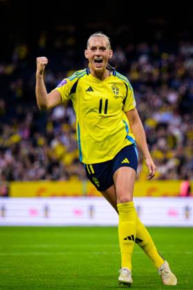 250603 Stina Blackstenius of Sweden celebrates after scoring the 4-1 goal during the Women s Nations League football match between Sweden and Denmark on June 3, 2025 in Stockholm. Photo: Joel Marklund BILDBYRAN kod JM JM0698 fotboll football soccer fotball nations league uefa womens nations league sverige sweden danmark denmark dam bbeng jubel Copyright: JOELxMARKLUND BB250603JM150
