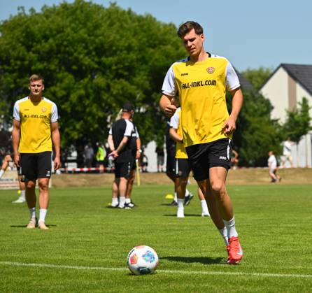 Alexander Rossipal, SG Dynamo Dresden, Training, Fußball, Fussball, 2. Bundesiga, Zweite Liga, 2. Liga, Saison 2025 2026, Trainingsauftakt, Start in die Saison, auf dem Sportplatz des TSV Cossebaude, 22.06.2025,