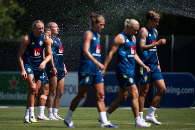 250702 Matilda Vinberg of the Swedish women s national football team at a training session during the UEFA Women s Euro 2025 Championship on July 2, 2025 in Cham. Photo: Mathias Bergeld BILDBYRAN kod MB MB1164 fotboll football soccer fotball fotbolls-em europamästerskap em uefa womens euro uefa womens european football championship womens euro 2024 dam kvinner women träning practice training sverige sweden 1 bbeng Copyright: MATHIASxBERGELD BB250702MB020
