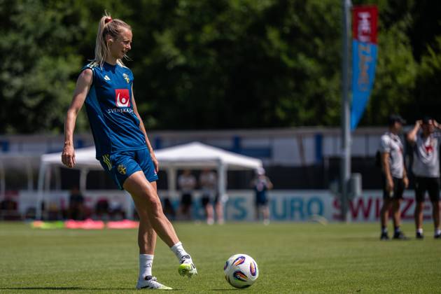 250702 Amanda Ilestedt of the Swedish women s national football team at a training session during the UEFA Women s Euro 2025 Championship on July 2, 2025 in Cham. Photo: Mathias Bergeld BILDBYRAN kod MB MB1164 fotboll football soccer fotball fotbolls-em europamästerskap em uefa womens euro uefa womens european football championship womens euro 2024 dam kvinner women träning practice training sverige sweden 1 bbeng Copyright: MATHIASxBERGELD BB250702MB034