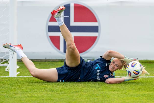 250703 Goalkeeper Selma Panengstuen of the Norwegian women s national football team at a training session during the UEFA Women s Euro 2025 on July 3, 2025 in Neuchatel. Photo: Vegard Grott BILDBYRAN kod VG VG0779 bbeng fotboll football soccer fotball fotbolls-em fotball em europamästerskap em uefa womens euro em 2025 träning practice training trening norge norway dam day2 Copyright: VEGARDxGRoTT BB250703VG008